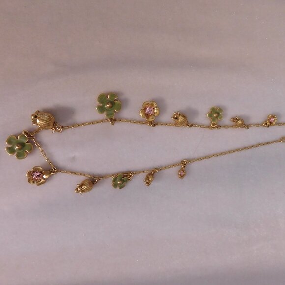 Ladies Pilgrim Necklace - Picture 3 of 3